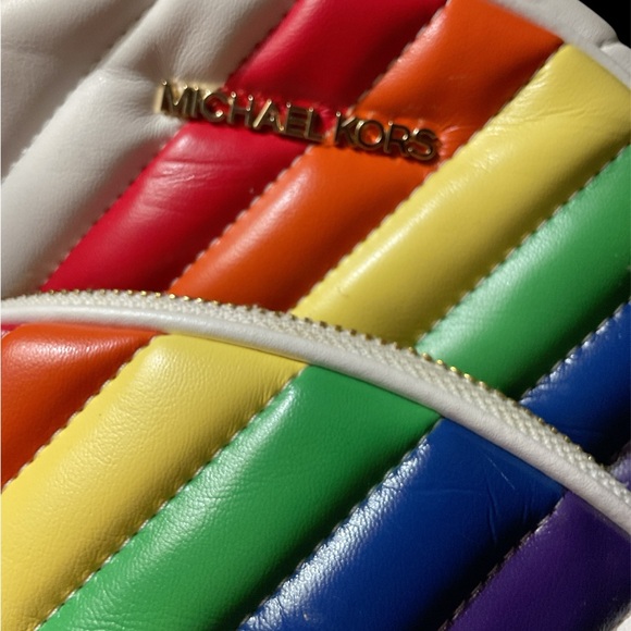 Michael Kors White and Red Backpack with Striking Design - Picture 3 of 9